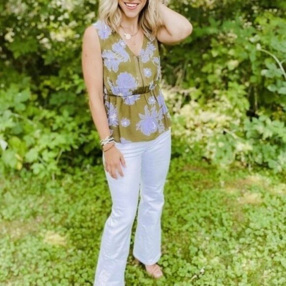 Cabi #4184 Celebrity Green Floral Print Zipper Front Sleeveless Blouse - Picture 2 of 7